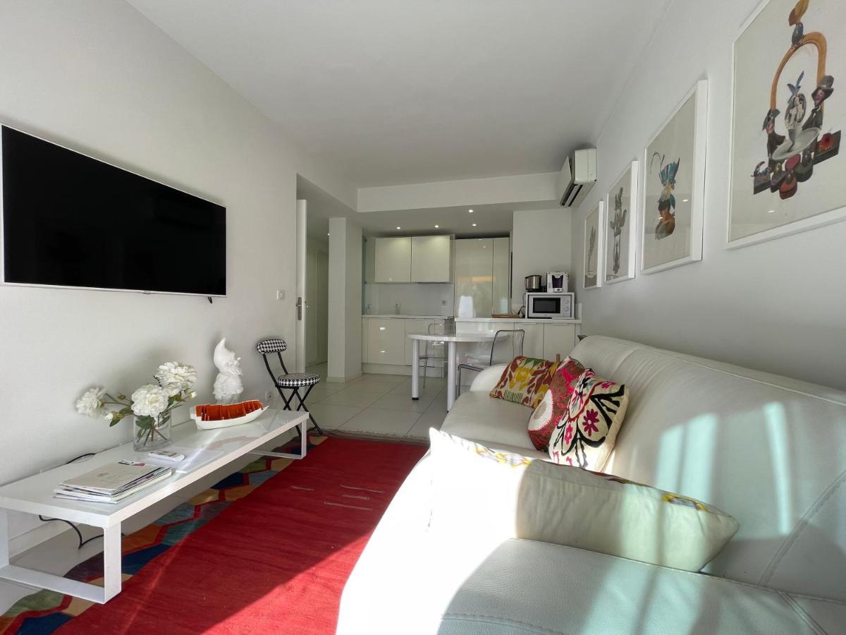 Renovated Centre Banane Balcon Cannes