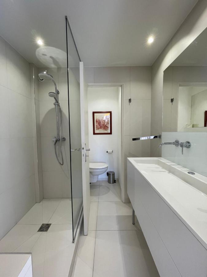Renovated Centre Banane Balcon Apartment *
